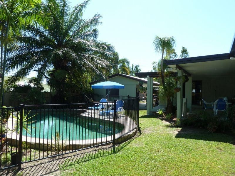 6 Boroko Close, Trinity Beach QLD 4879