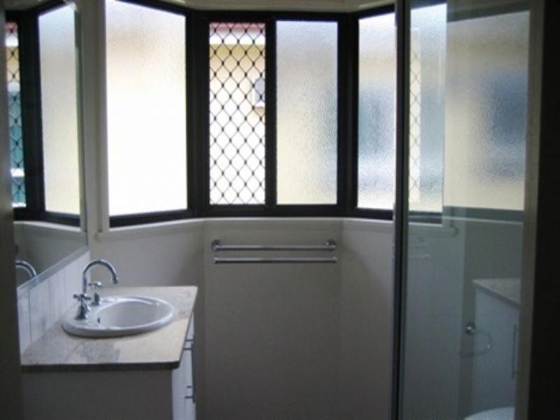 3/7 Street Tenni, Redlynch QLD 4870