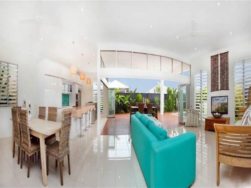 24 Catamaran Circuit, Trinity Beach QLD 4879