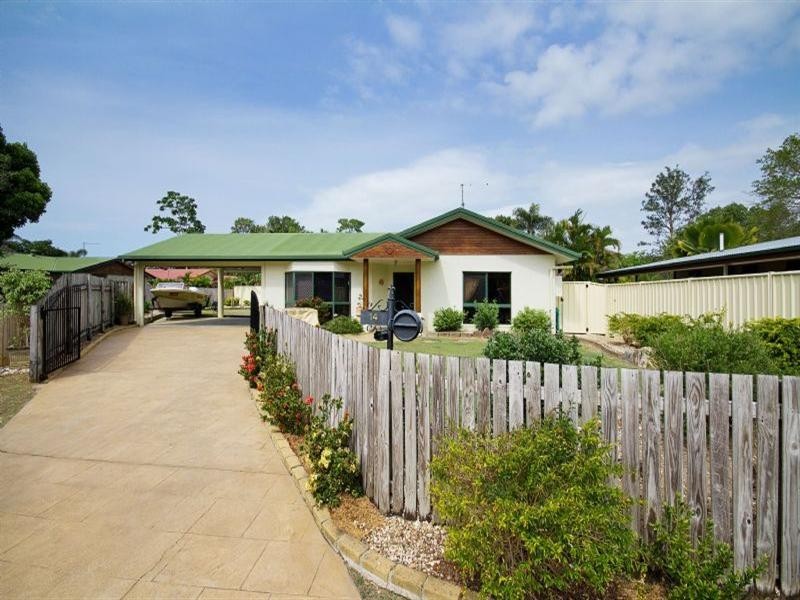 Holloways Beach QLD 4878