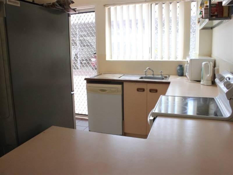 Holloways Beach QLD 4878