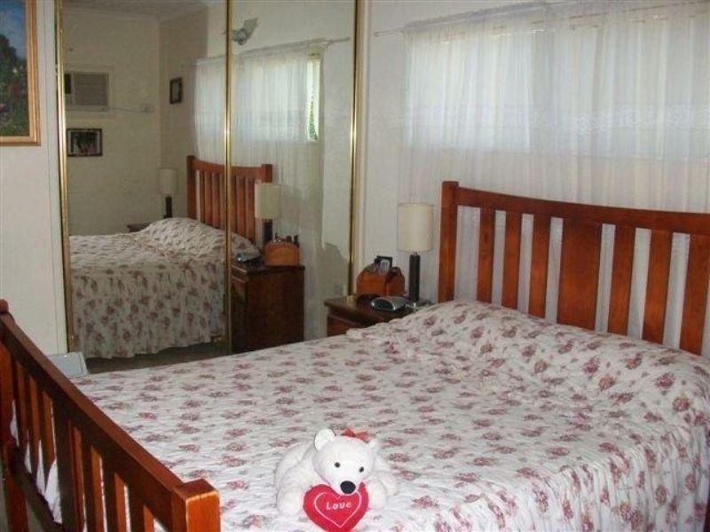 Holloways Beach QLD 4878