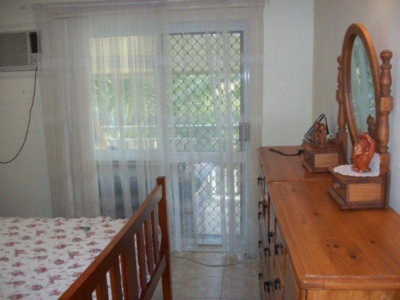 Holloways Beach QLD 4878