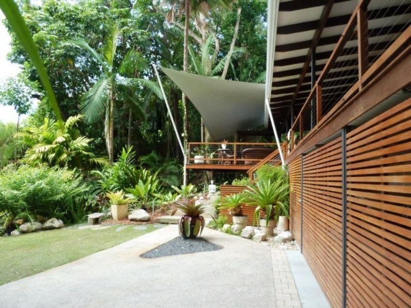 2 Justine Close, Trinity Beach QLD 4879