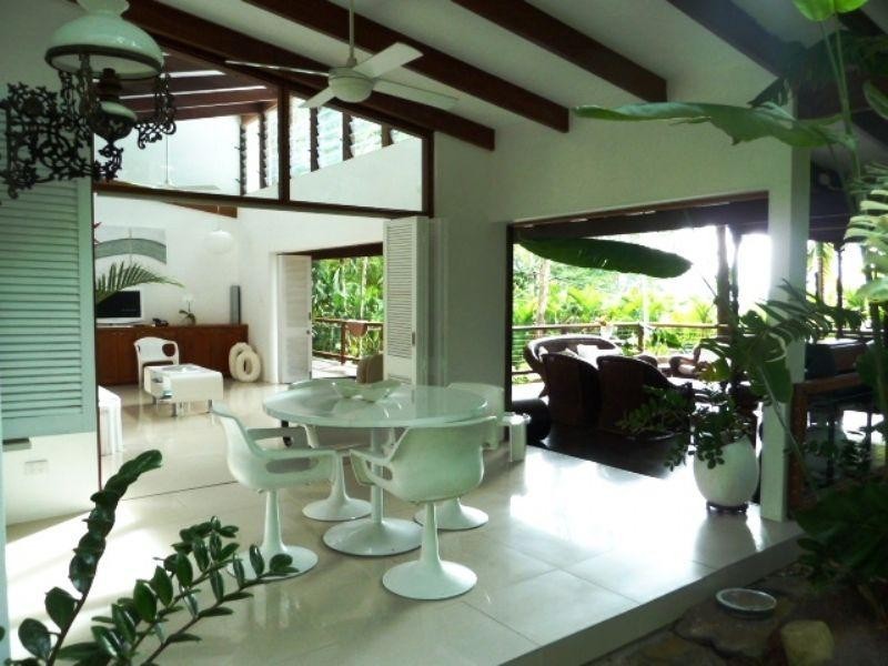 2 Justine Close, Trinity Beach QLD 4879