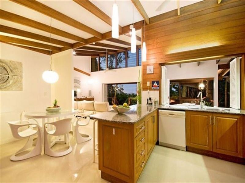 2 Justine Close, Trinity Beach QLD 4879