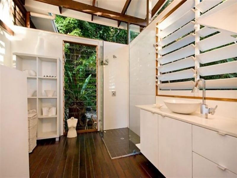 2 Justine Close, Trinity Beach QLD 4879