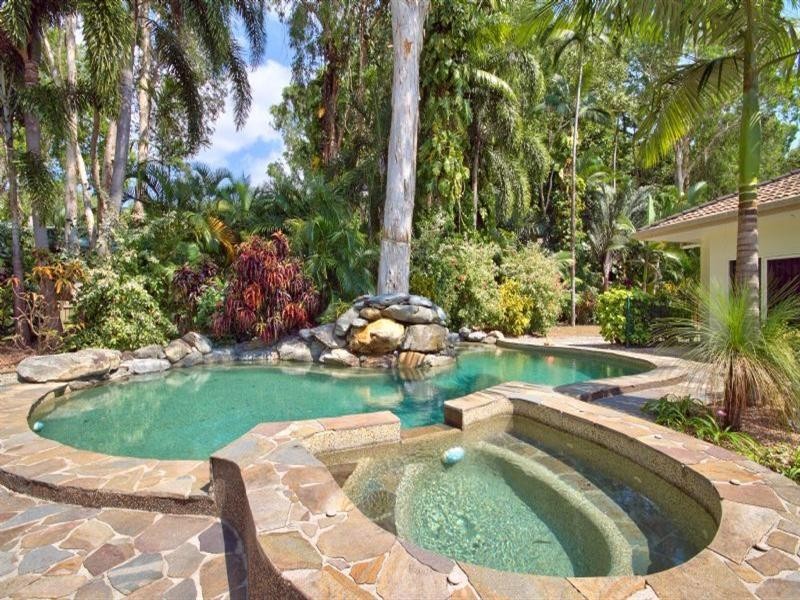 Clifton Beach QLD 4879