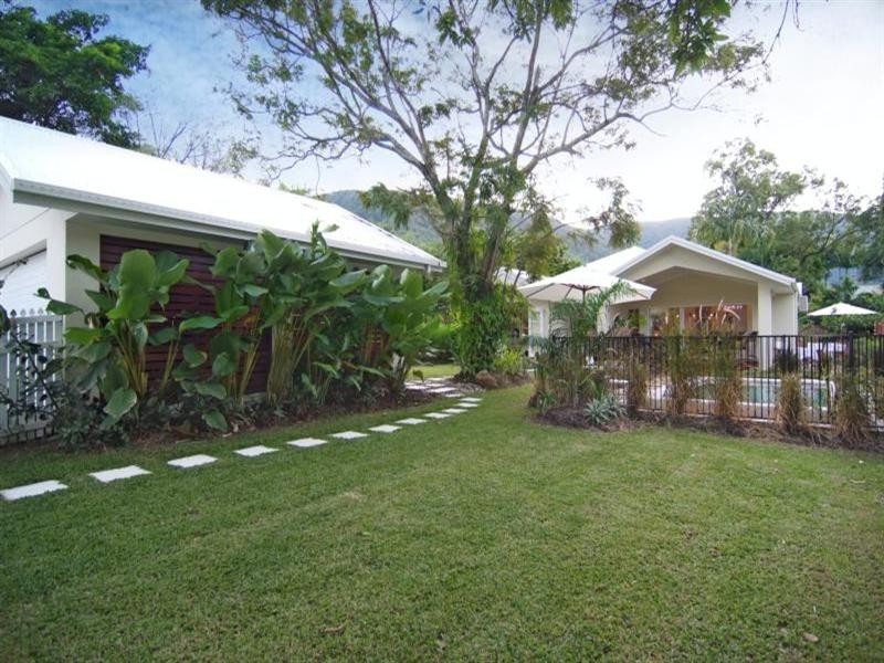 Clifton Beach QLD 4879