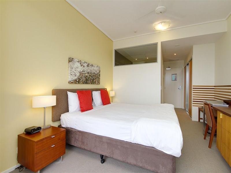 31205/99 The Esplanade, Cairns QLD 4870