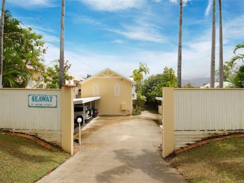 Trinity Beach QLD 4879