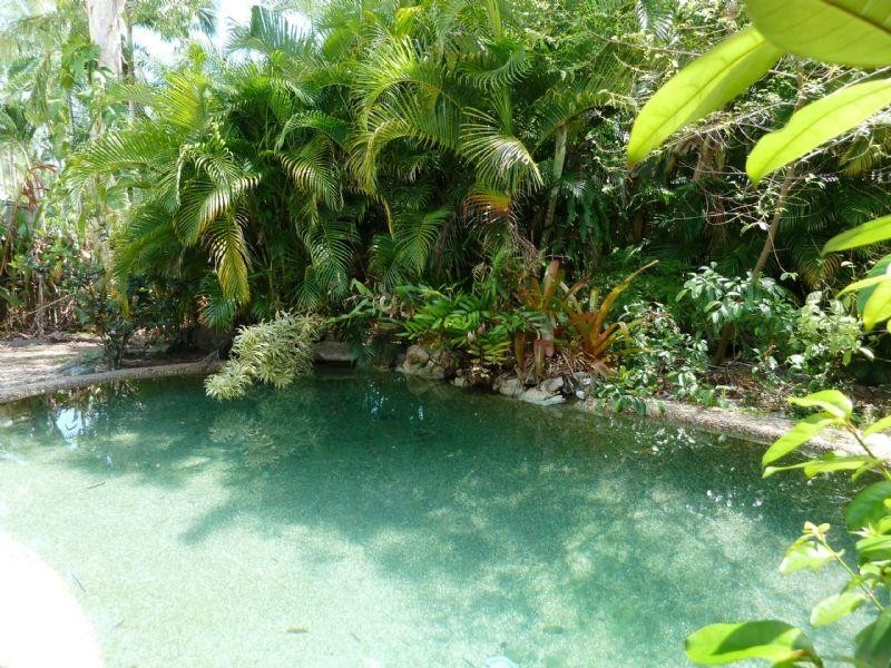 4 Bligh Close, Clifton Beach QLD 4879