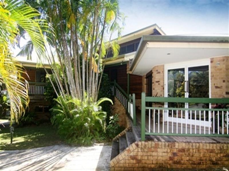 24 Moresby Street, Trinity Beach QLD 4879