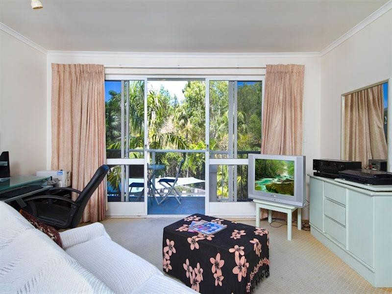 227 Coral Coast Drive, Palm Cove QLD 4879