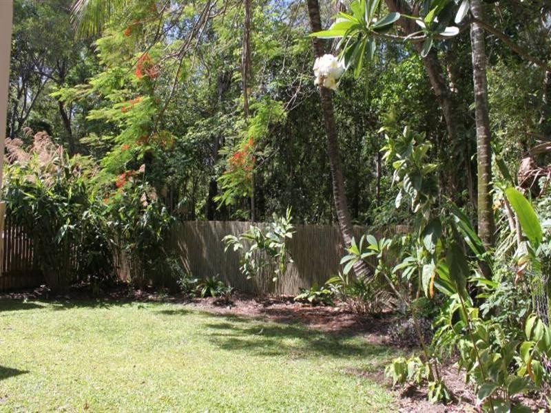 Holloways Beach QLD 4878