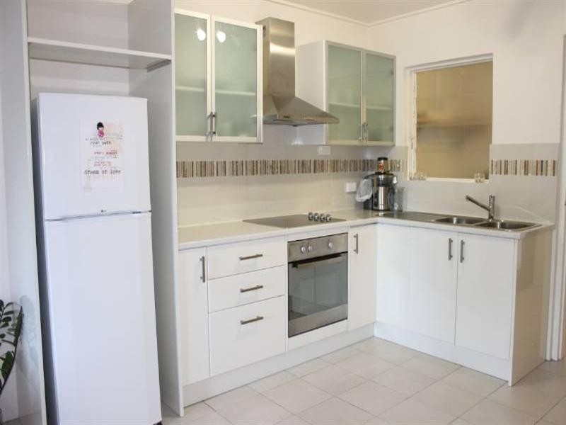 Holloways Beach QLD 4878