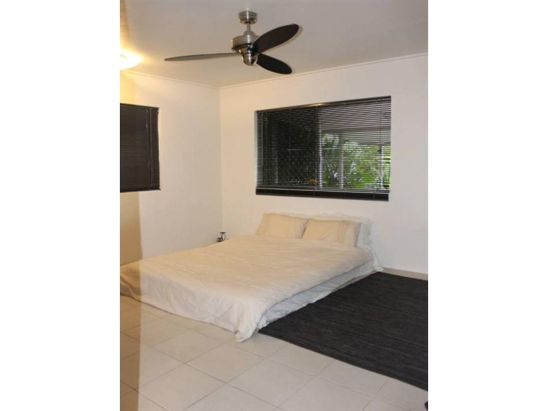 Holloways Beach QLD 4878