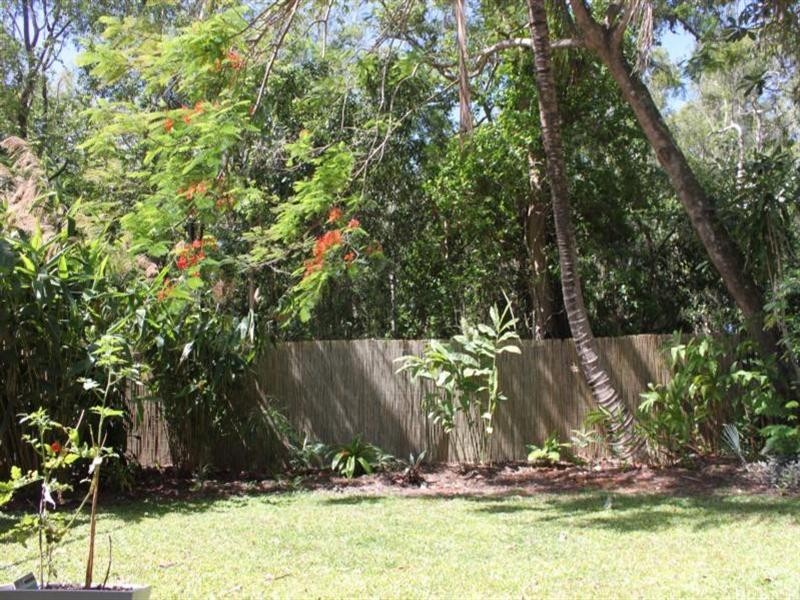 Holloways Beach QLD 4878