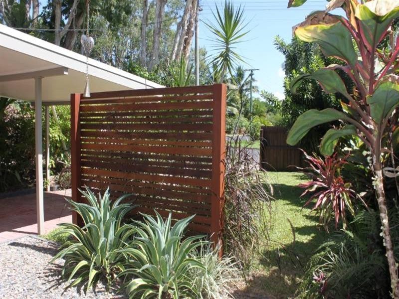 Holloways Beach QLD 4878