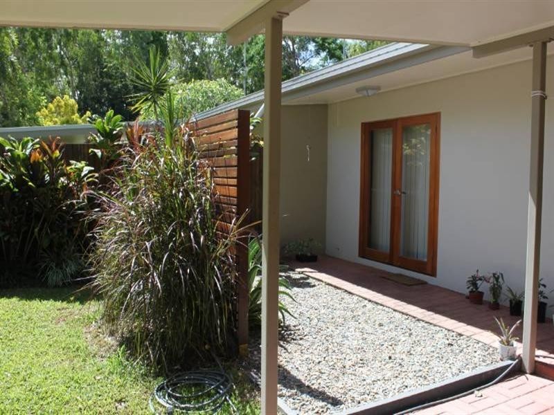 Holloways Beach QLD 4878