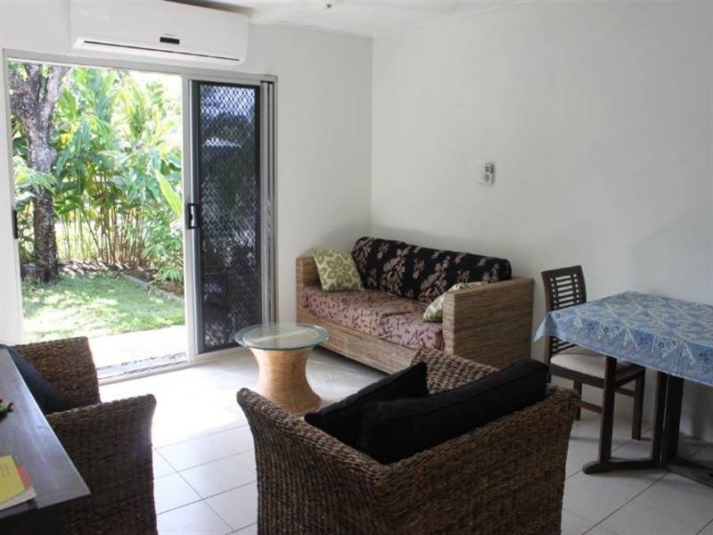 2 Granadilla Street, Holloways Beach QLD 4878