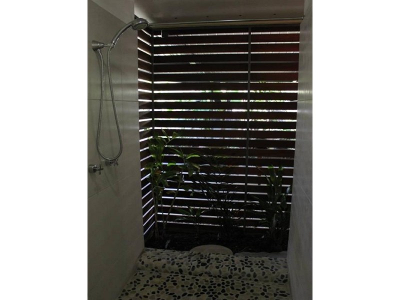 2 Granadilla Street, Holloways Beach QLD 4878