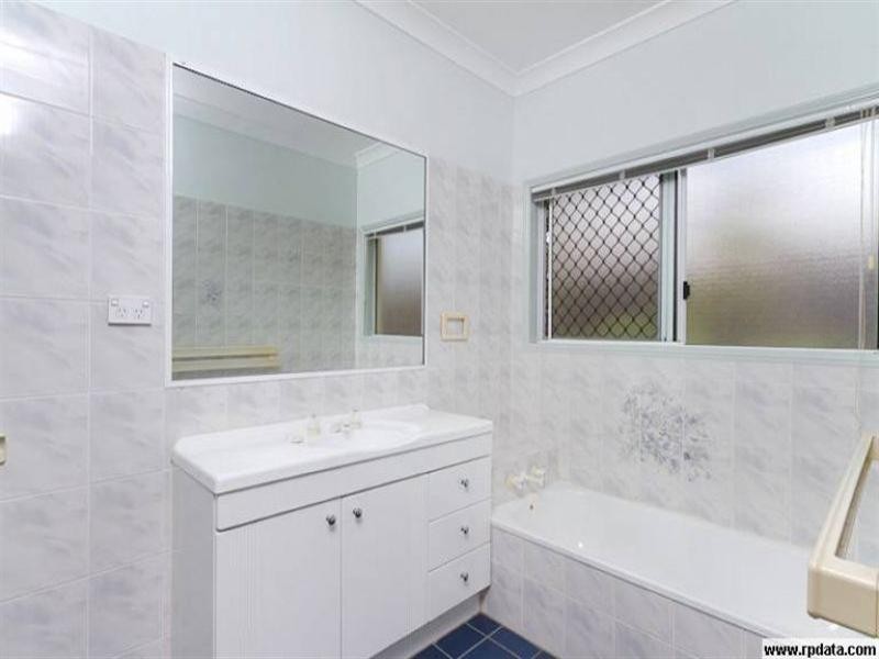 30 Eddy Street, Clifton Beach QLD 4879