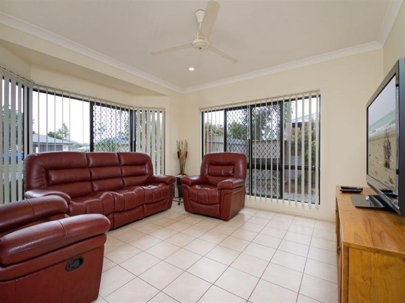10 Vetiver Street, Trinity Park QLD 4879