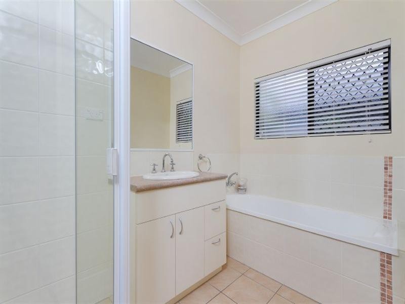 10 Vetiver Street, Trinity Park QLD 4879