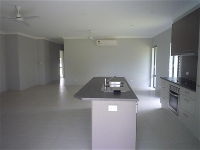 3 Seton Street, Trinity Park QLD 4879