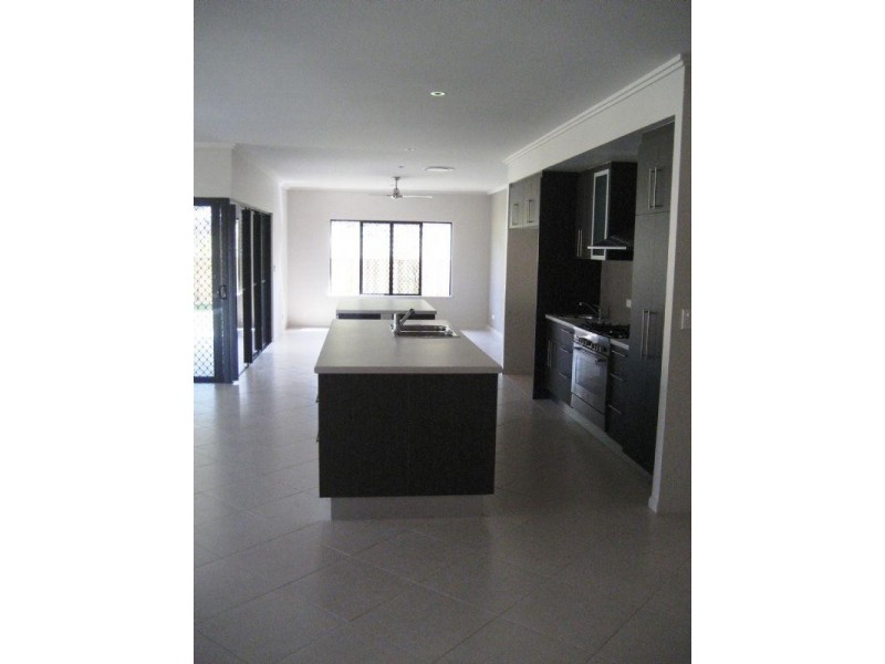 5 Wirrega Close, Caravonica QLD 4878