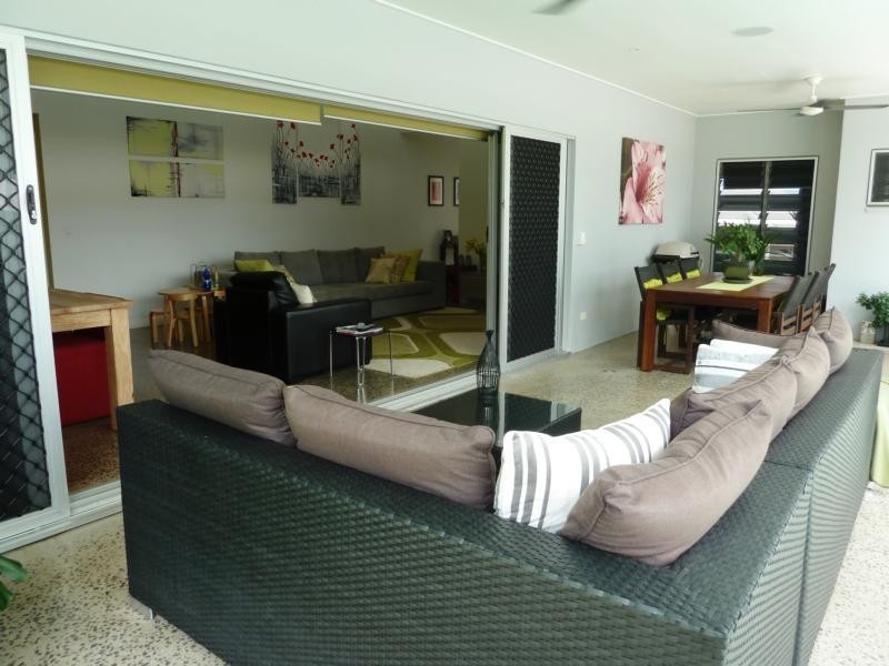 31 Catamaran Circuit, Trinity Beach QLD 4879