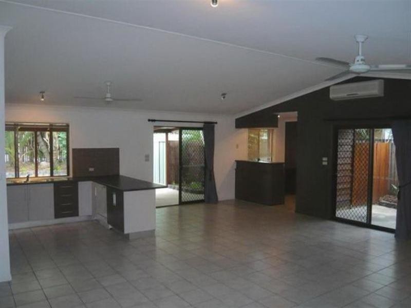 6 Cyprea Close, Trinity Beach QLD 4879