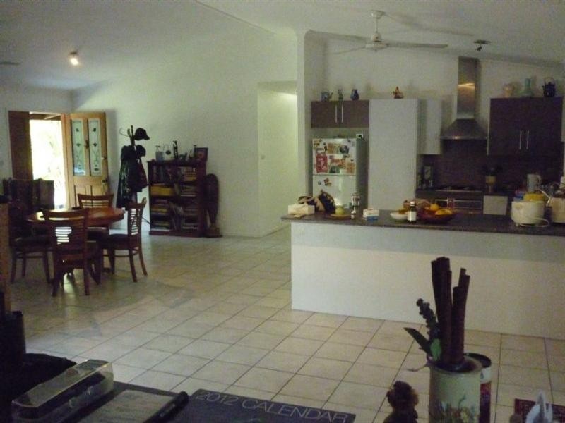 6 Cyprea Close, Trinity Beach QLD 4879