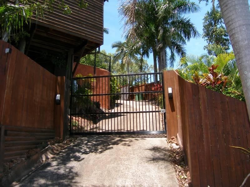 6 Darkin Close, Smithfield QLD 4878