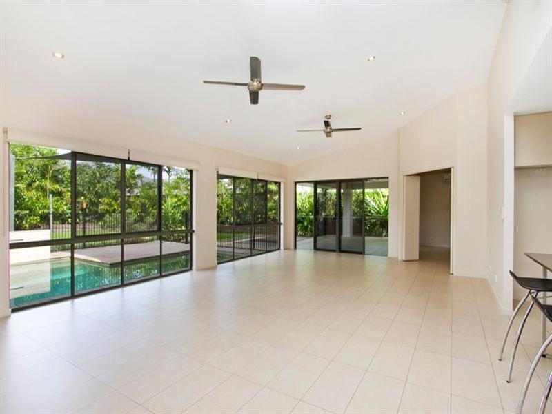 Trinity Beach QLD 4879