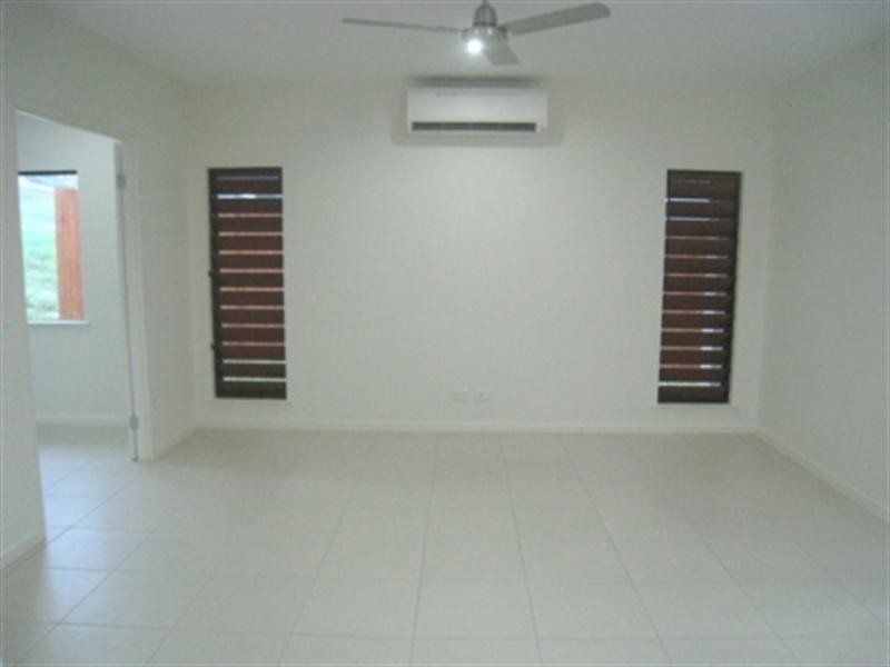 8 Retreat Close, Palm Cove QLD 4879