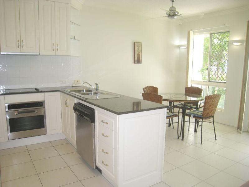 4/96 Moore Street, Trinity Beach QLD 4879