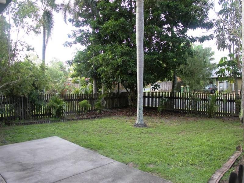 Holloways Beach QLD 4878