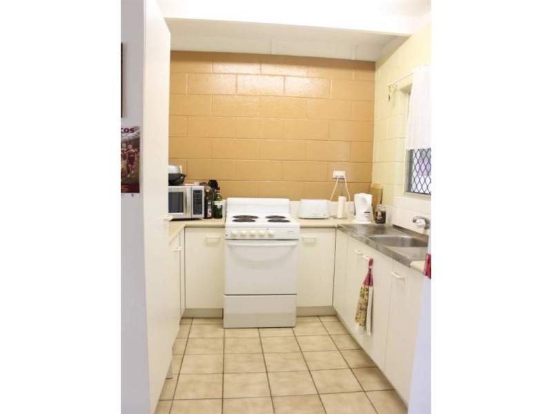 Holloways Beach QLD 4878