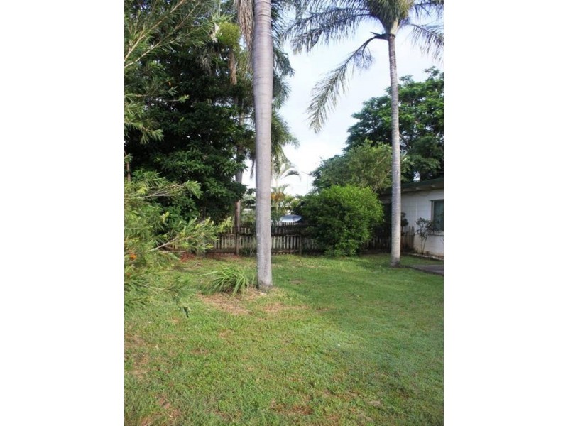 Holloways Beach QLD 4878