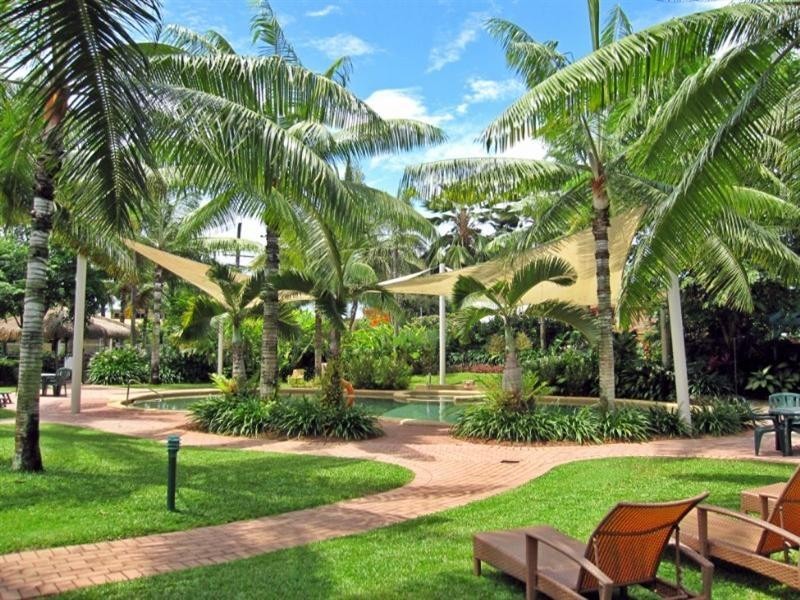 Holloways Beach QLD 4878