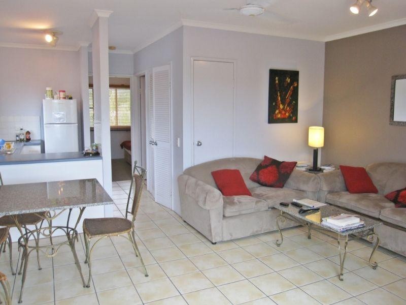 Holloways Beach QLD 4878