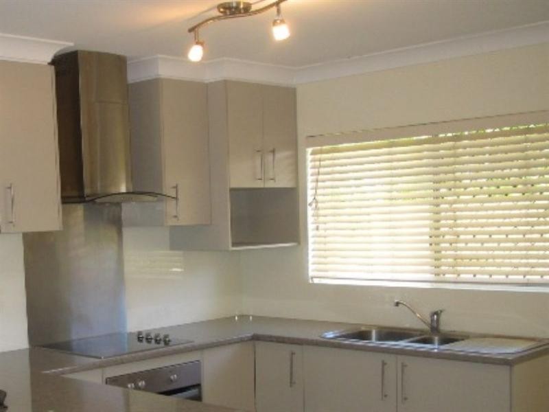 2/2 Strombus, Trinity Beach QLD 4879