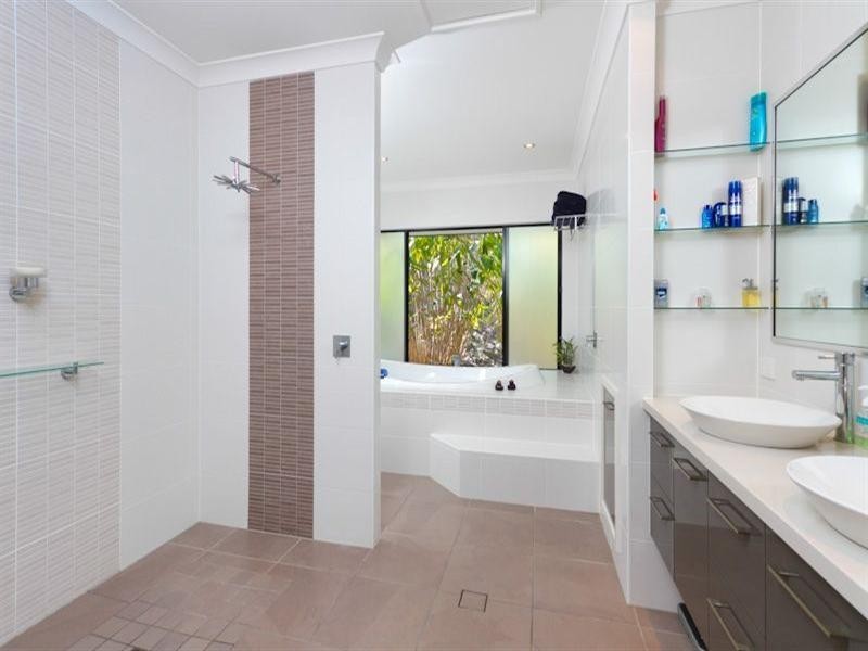 Clifton Beach QLD 4879