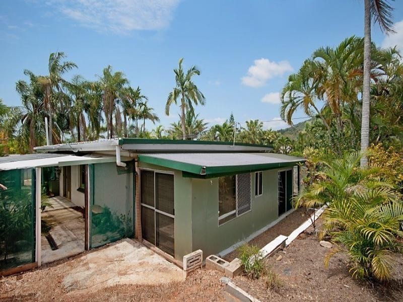 38 Valmadre Street, Caravonica QLD 4878