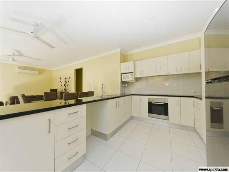 140 Roberts Drive, Trinity Beach QLD 4879