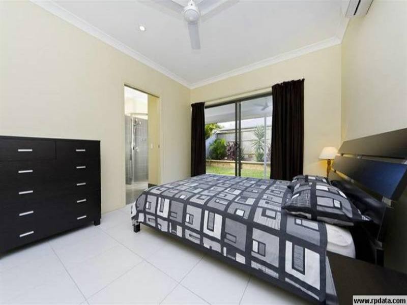 140 Roberts Drive, Trinity Beach QLD 4879