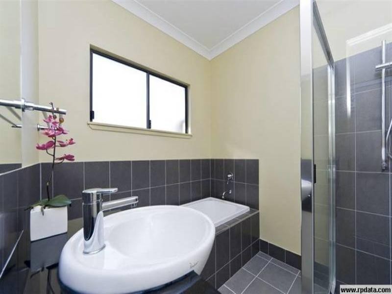140 Roberts Drive, Trinity Beach QLD 4879