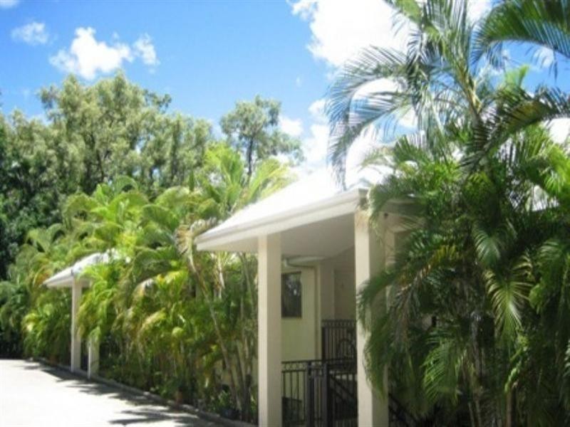 1/106 Moore Street, Trinity Beach QLD 4879